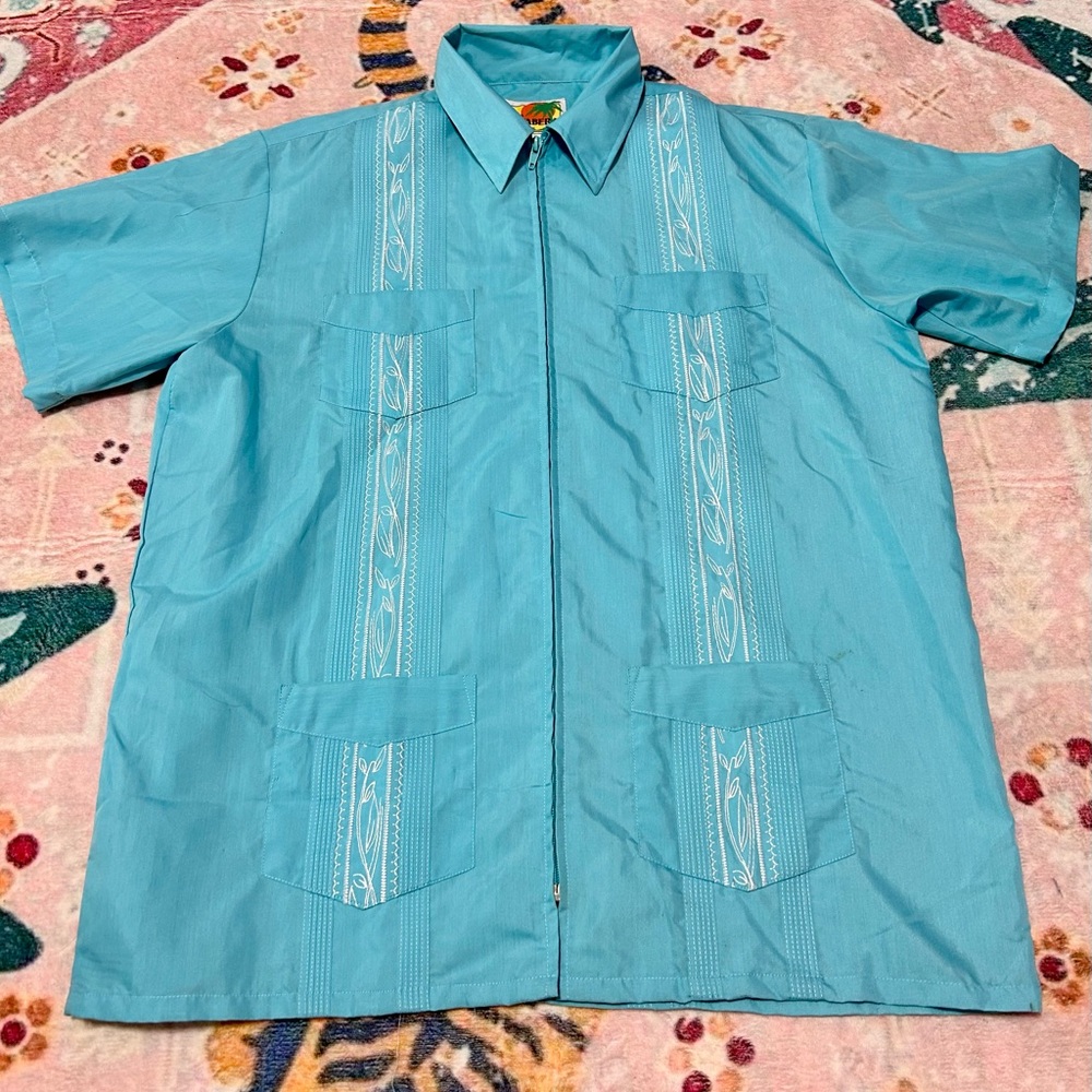 Men’s Medium Guayabera Turquoise Shirt